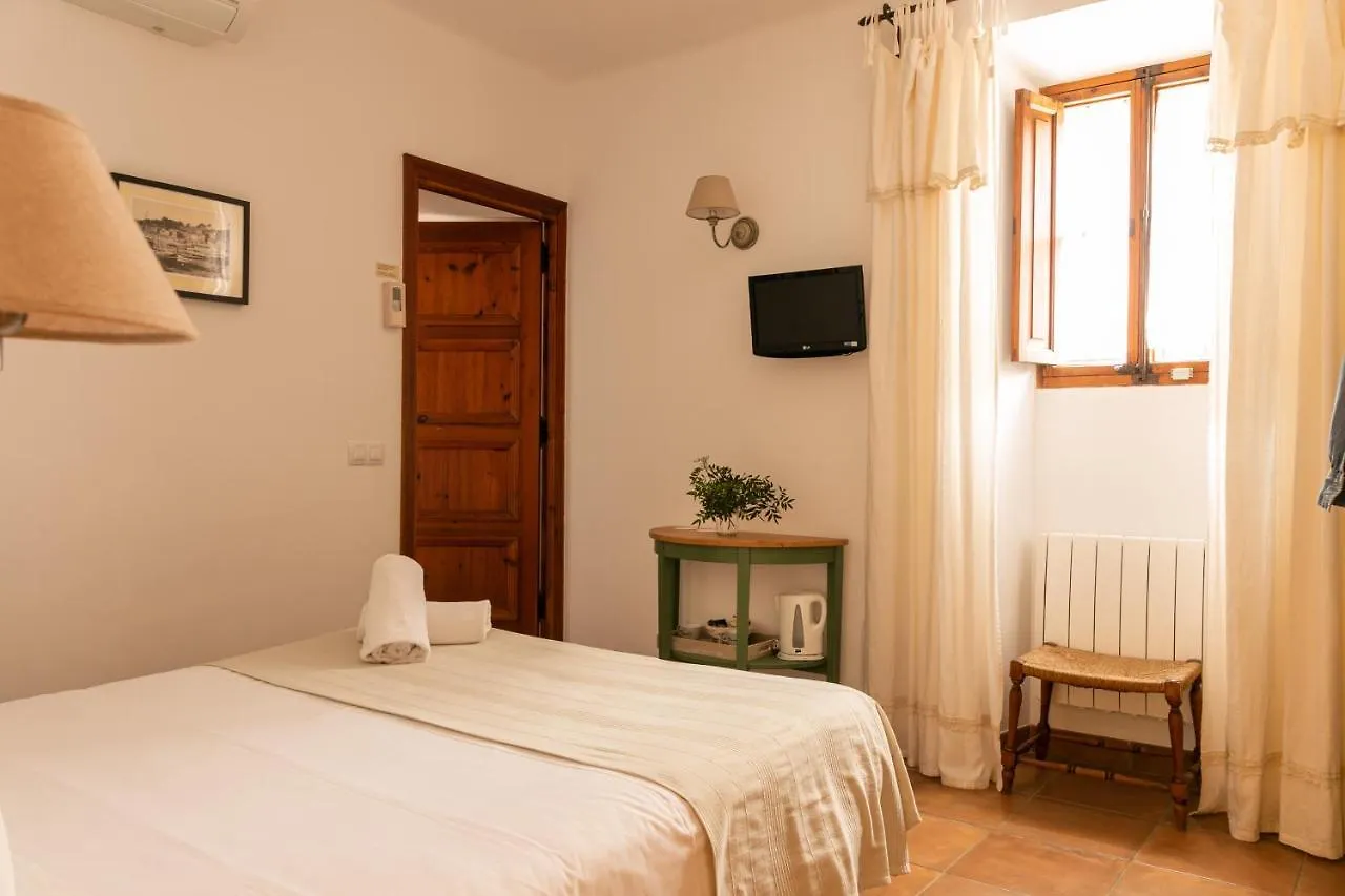 ***  Cal Secretari Vell - Turismo De Interior Hotel La Cabaneta Spain